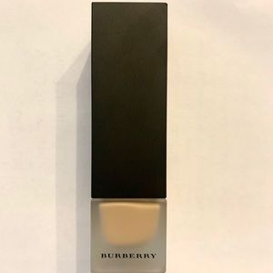 Burberry Matte Glow Liquid Foundation - 50